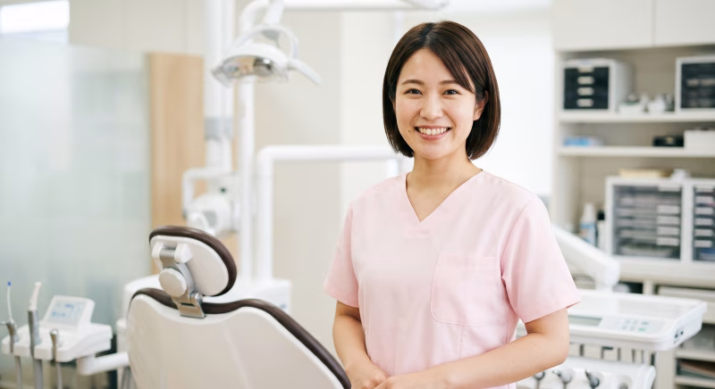 歯科助手の女性