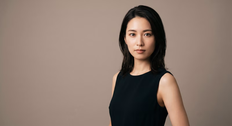 美容のイメージに使いやすい若い女性のポートレート
