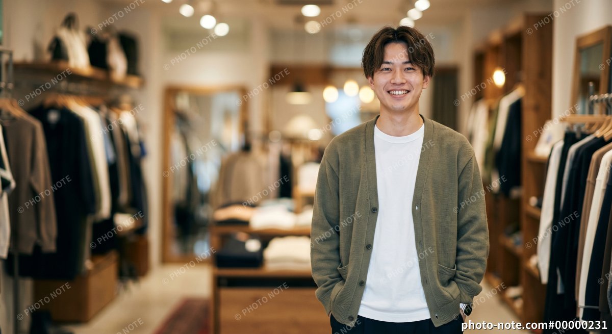 アパレル販売の男性スタッフ