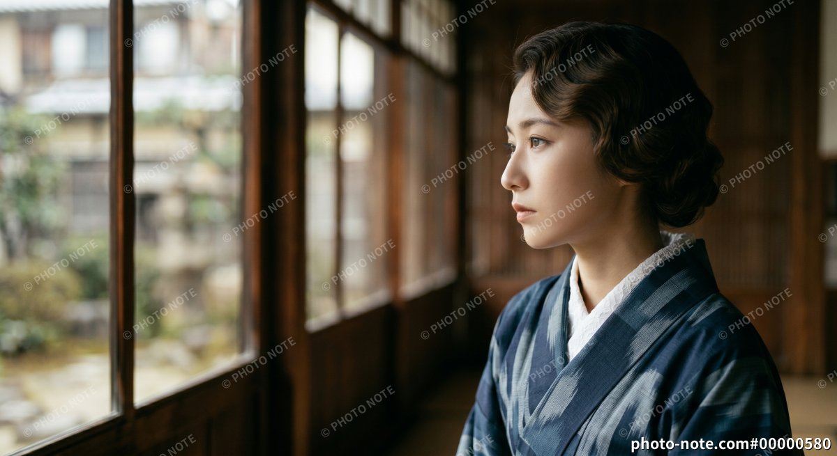 大正ロマン風の髪型と着物で窓の外を眺める日本人女性